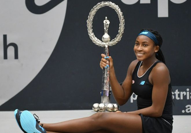 边后卫内收 边后卫内收